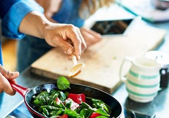 Hadapi Corona: Belajar Masak agar Siap Sajikan Makanan untuk Keluarga