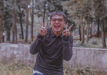 Pamer Potret Kala Gendong Bayinya, Ricky Harun Sukses Bikin Guyonan yang Menggelitik!