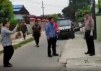 Cekcok dengan Polisi saat Jenguk Jenazah PDP Corona, Anggota DPRD Medan: 'Aku Nggak Takut Mati, Mana Corona, Biar Kutelan'