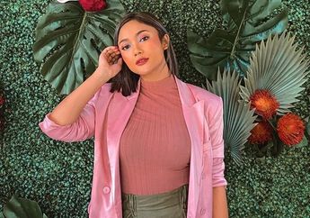 Pakai Dress Belahan Dada Rendah Sambil Pejamkan Mata, Marion Jola Langsung Diserbu Komentar Genit!