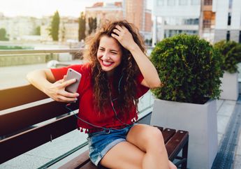 Marak Digunakan saat Social Distancing, Simak Bahaya Dibalik Aplikasi Zoom yang Tak Banyak Diketahui