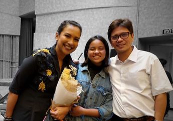 Enggan Peduli Shahnaz Haque Hanya Miliki Satu Ovarium, 7 Hari Kenal Gilang Ramadhan Mantap Melamar Meski Baru Pertama Kali Bertemu, Kisahnya Bikin Iri!