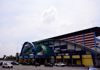 Liga Mandek karena Corona, Penjual di Stadion Kanjuruhan Banting Setir Jualan Masker