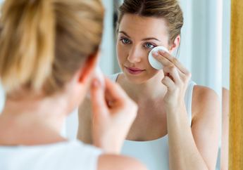 Tips and Trick Menghapus Makeup Mata dengan Mudah Layaknya Profesional!