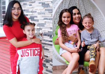 Melakukan Ibadah Secara Online di Rumah, Melaney Ricardo Beri Motivasi untuk Kedua Buah Hatinya: Sebentar Lagi Kita Bisa Keluar Rumah Sabar ya Anakku