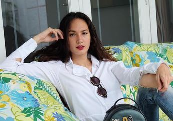 Lelang Lukisan Paus Mulai Rp 5 Juta, Nadine Chandrawinata Tersentuh saat Ketahui Makna yang Terkandung: Awalnya Mau Saya Keep Sendiri!