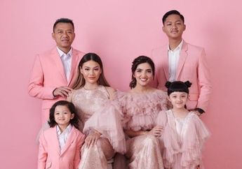 Sempat Kumpulkan Donasi Rp 1,5 Miliar untuk APD Tenaga Medis, Ashanty Juga Bagikan Sembako dan Makanan kepada Para Ojek Online: Indahnya Berbagi..