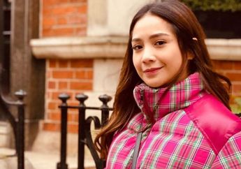 Kenakan Dress Mirip Kain Perca Seharga Setengah Juta, Nagita Slavina Bikin Netizen Melongo dengan Motif Rok Terusannya, Neitzen: Mama Gigi Demen Banget Pake Baju Sisa-sisa Gitu!