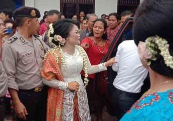 Mengaku Janda Demi Muluskan Niatnya untuk Nikah Lagi, Wanita Ini Meronta-ronta Saat Digelandang Polisi Usai Akal Bulusnya Dibongkar sang Suami Sah
