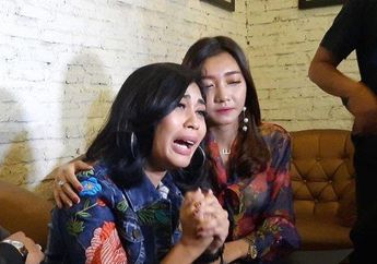 Masih Bertanya-tanya soal Penyebab Kematian Anaknya, Karen Pooroe: Saya Seorang Ibu!