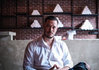 Muah! Zack Lee Cium Kakak Nadiem Makarim, Ada Hubungan Spesial?