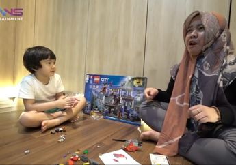 Pelabuhan Tutup Hingga Tak Bisa Pulang Kampung, Rafathar Malah Suruh Mba Lala Jadi Ikan Paus dan Berenang