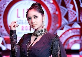 Gerah Dengar Gunjingan Orang yang Menuduhnya Tak Pernah Sedekah, Dewi Perssik Beri Balasan Menohok Sambil Kutip Ayat Al-quran: Nih Buat yang Nyinyir dan yang Merasa Baik Serta Soleha!