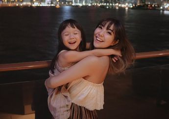 Disanjung Habis-habisan Usai Kasih Kejutan untuk Pengasuh Gempi, Gisel Sebut sang Pengasuh Telah Jadi Guru untuk Anaknya, Netizen:  Kok Baik Banget Sih