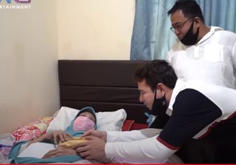 Seusai Angsurkan Amplop Tebal Berisi Uang, Raffi Ahmad Tersenyum Kecut Waktu Terima Nasihat Menohok dari Artis Senior yang Terbaring Lemah di Atas Ranjangnya: Ampun, Mak Nyak!