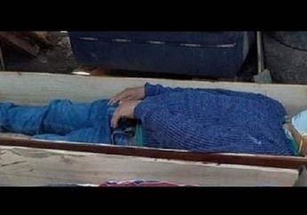 Nekat Minum-minum dan Langgar Pedoman Lockdown, Wali Kota Ini Lakukan Hal Konyol, Bersembunyi dalam Mati, Pakai Masker, dan Berpura-pura Jadi Mayat