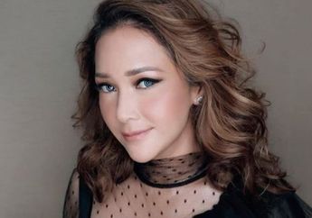 Pandangi Langit Jakarta di Penghujung Puasa Ramadhan 2020, Maia Estianty Singgung soal Hakikat Manusia yang Kotor: Seperti Manusia Bersih, Kemudian Kotor