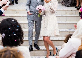 Terlanjur Cinta, Wanita Ini Tetap Ngotot Menikahi Kekasihnya, Padahal Sadar Betul Identitas sang Pacar yang Sesungguhnya adalah Seorang Perempuan