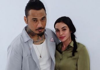 Jor-joran Ngaku Kuat Bercinta 11 Kali Dalam Semalam, Jerinx SID Langsung Pamer Elus-elus Istri Tanpa Busana Usai Hirup Udara Bebas: Suami Baru Keluar Udah Disiksa
