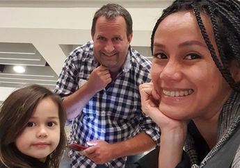 10 Tahun Dipersunting Duda Keren dari Belanda, Artis FTV Ini Mengaku Tak Dapat Jatah Bulanan hingga Ungkap Sifat Asli Sang Suami: Aku Bayar Sendiri !