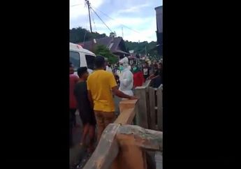Ambulans Dikepung Hingga Petugas Ber-APD yang Jemput PDP Kabur Nyaris Diamuk, Warga: Balik! di Sini Tak Ada Corona