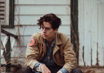Profil Cole Sprouse, Saudara Kembar Dylan Sprouse yang Tak Cuma Tekuni Akting tapi Juga Fotografi