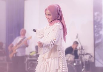 Sempat Dikabarkan Meninggal Dunia dalam Kecelakaan, Penyanyi Cantik ini Sekarang Gandeng Pria yang Ternyata Bukan Orang Sembarangan