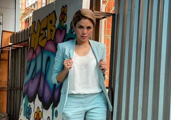 Demi Sepasang Kaus Kaki, Nikita Mirzani Rela Rogoh Kocek Senilai Rp 2 Juta, Netizen Langsung Melongo : Beli di Pasar Malem Rp 15 Ribu Dapat Tiga!