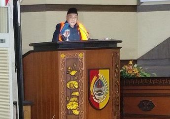 Sindir Kabupaten Jember akan Tengelam Lantaran Capai Kinerja Rendah dan Banyak Kebijakan yang Gagal Dijalankan, Anggota DPRD Gunakan Pelampung saat Rapat Paripurna!
