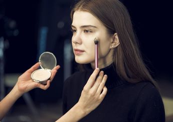 3 Rekomendasi Highlighter Stick Murah Meriah yang Gampang Dibawa Kemana Aja, Anti Ribet!