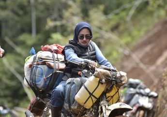 Viral Bupati Cantik dari Luwu Utara Antarkan Bantuan Sosial Gunakan Motor Lewati Medan Tak Biasa, Begini Kisahnya!