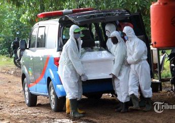Hadang Petugas dan Ancam Bakar Mobil Ambulance, 300 Warga Rebut Paksa Jenazah Covid-19 dengan Membawa Senjata Tajam!