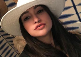 Selamat! Rahma Azhari Dikarunia Seorang Bayi Perempuan