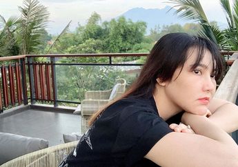 Via Vallen Sedih Mobil Mewahnya Hangus Dilalap Api