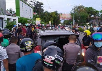Kabur Usai Tabrak Pengendara Sepeda Motor, Pengemudi Pajero Dikejar Kawanan Pemotor yang Geram: Tidak Melambat, Malah Semakin Melaju!