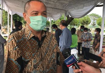 Peringati Ulang Tahun Kompas ke-55, Lilik Oetama Ziarah Ke Makam PK Ojong: Jasanya Melampaui Apa yang Kita Pikirkan..