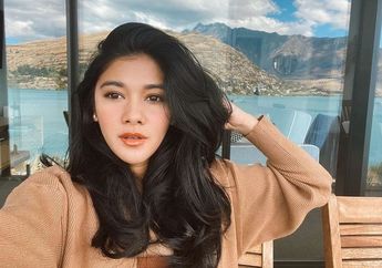 Ditodong Netizen Kapan Nyusul, Lihat Tampilan Cantik Naysilla Mirdad dengan Balutan Dress Transparan Saat Hadiri Acara Lamaran Nikita Willy dan Indra Priawan