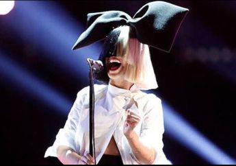 Profil Sia, Penyanyi Lagu Chandelier yang Dituntut Tunjangan Rp 4 Miliar per Bulan oleh Mantan Suami Usai Bercerai