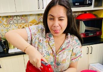 Boyong Trend Face Shield ke Tanah Air, Kini Nagita Slavina Tampil Cantik Pakai Masker Warna Warni Seharga Rp 50 Ribu, Netizen: Scuba Gocengku Menangis!