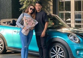 Pacarnya Merengek Pengen Beli Mini Cooper lagi, Pesepakbola Muda Ini Langsung Gercep, 2 Minggu kemudian tiba-tiba Beri Kejutan ini, Berapa sih Gajinya?