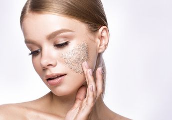 Ahli Kulit: 4 Kesalahan Scrub Wajah Ini Bikin Iritasi & Berjerawat!
