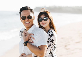 Anak Perempuannya Blak-blakan Bantah Isu Murtad Gegara Jatuh Hati Pada Presenter Ganteng, Sang Ayah Akhirnya Cuma Bisa Pasrah Saat Putuskan Hadiri Resepsi Pernikahan Putrinya: Itu Sudah Ketentuan Allah