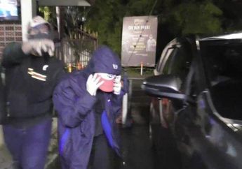 Usai Digerebek di Hotel Berbintang Bareng Pengusaha A, Beginilah Video Detik-detik Artis FTV yang Diduga Hana Hanifa Digelandang ke Kantor Polisi
