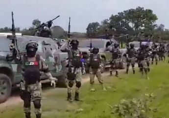 Penampilannya Bak Pasukan Militer Kenakan Seragam, Kendaraan Lapis Baja, Hingga Senapan, Tak Disangka Mereka Ada Geng Narkoba Meksiko yang Menebar Ancaman Bagi Negaranya