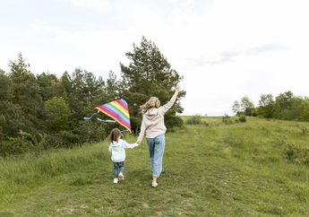 Arti Mimpi Menerbangkan Layang-layang dan Mengejar Layang-layang Ternyata Jadi Pertanda Ini, Simak Penjelasannya