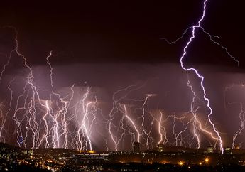 Puluhan Warga Banten Jadi Korban Sambaran Petir, 3 Orang Tewas, Ini Pencegahan, Akibat, hingga Penanganan Tersambar Petir