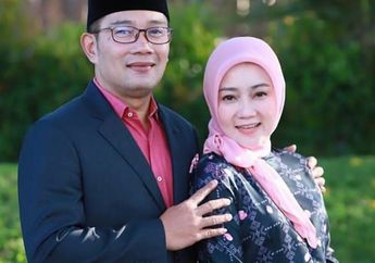 Pamer Foto Mesra Berboncengan di Atas Sepeda Motor Layaknya Film Dilan, Ridwan Kamil Pose Layaknya Pengantin Baru Bersama sang Istri: Mencari Cinta itu Susah..