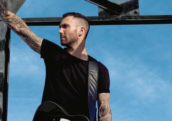 Rilis Video Musik Maroon 5 Terbaru, Adam Levine Pamer Kepala Botak Plontos!