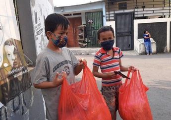 Diusir dari Kontrakan hingga Dua Putranya yang Masih Kecil Ikut Banting Tulang Memenuhi Ekonomi Keluarga, Yulianti Beberkan Kisah Sendu di Tengah Pandemi Covid-19: Sekarang Untung Seribu Dua Ribu Pasti Saya Lakoni