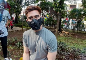 Beri Kurban di Masjid Dekat Rumah Neneknya, Verrell Bramasta: Udah Lama Nggak Kurban di Sini